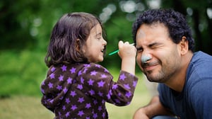 daughter-painting-dad