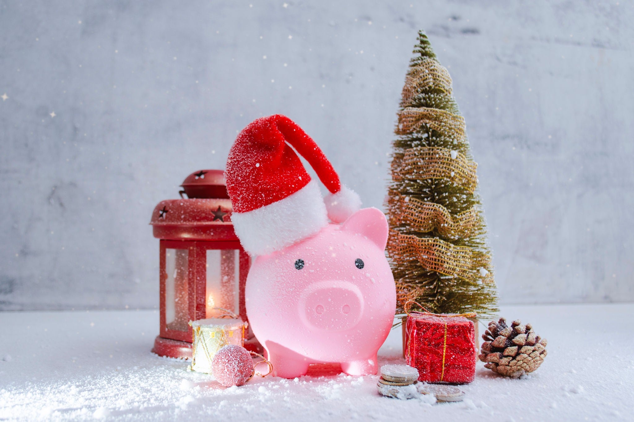 10 Tips For Saving Money This Holiday Season